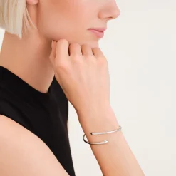 Hugged Bangle