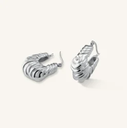 Knotted Hoops