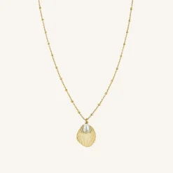 Shell and pearl necklace